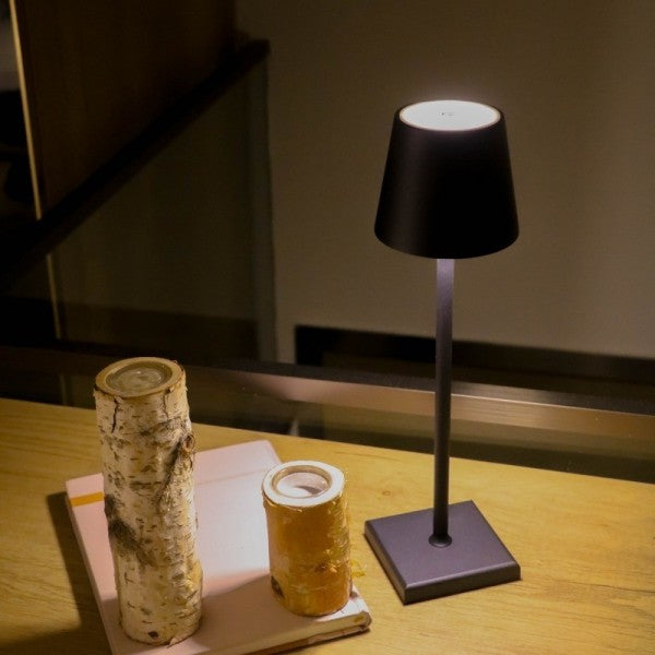 Candeeiro de Mesa LED com Design Moderno